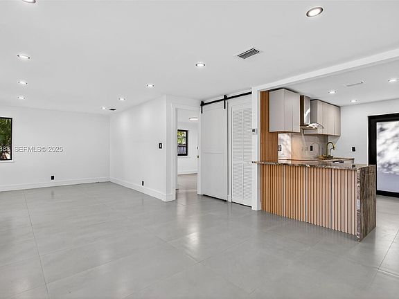 5th image of 1488 NE 29th St