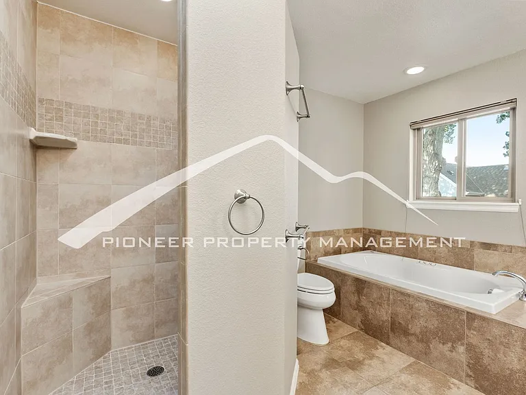 6525 White Falcon Ct — Photo 13