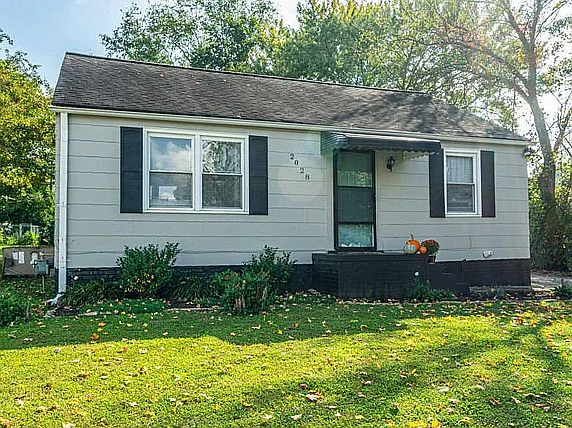 4th image of 2028 Price Ave