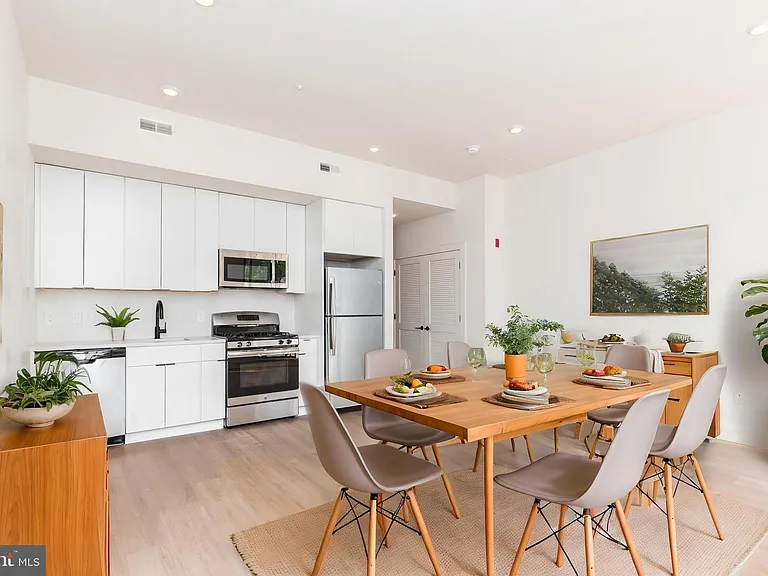 630 Federal St #205 — Photo 1
