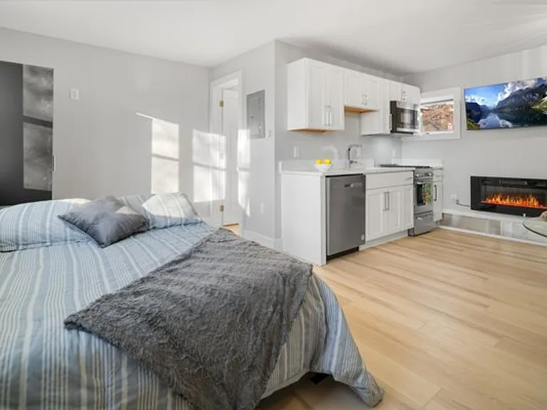 504 Stewart Ave — Photo 29