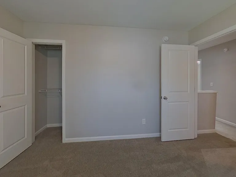 241 Saskatoon Dr — Photo 10