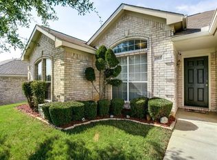 4903 Bradley Ln, Arlington, TX 76017