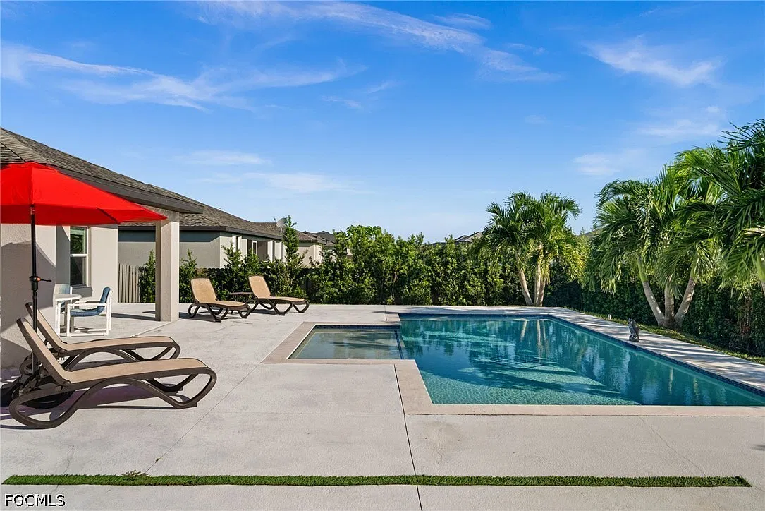 3 bed, 2.0 bath, 1469 sqft, $3,600 — Photo 1