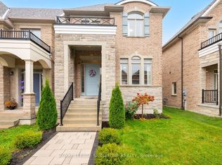 35 Clara May Ave, East Gwillimbury, ON