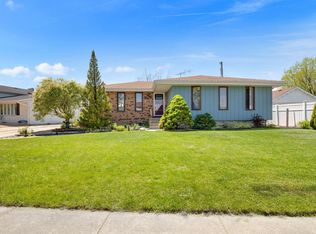 9444 Wildwood Dr, Highland, IN 46322