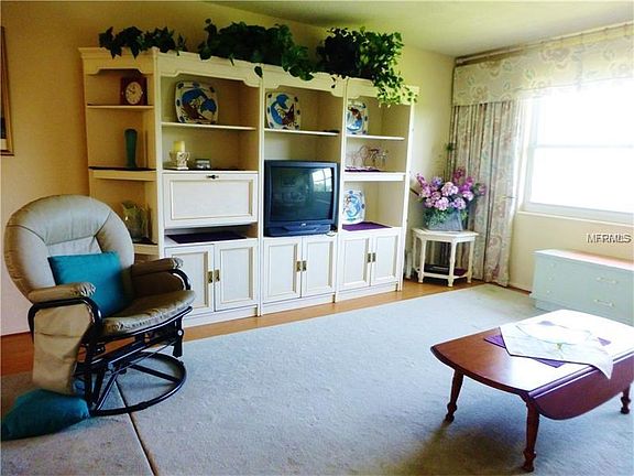 4th image of 2900 45th St S APT 18