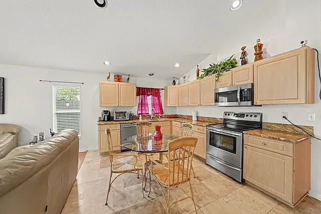 6244 Crickethollow Dr — Photo 4