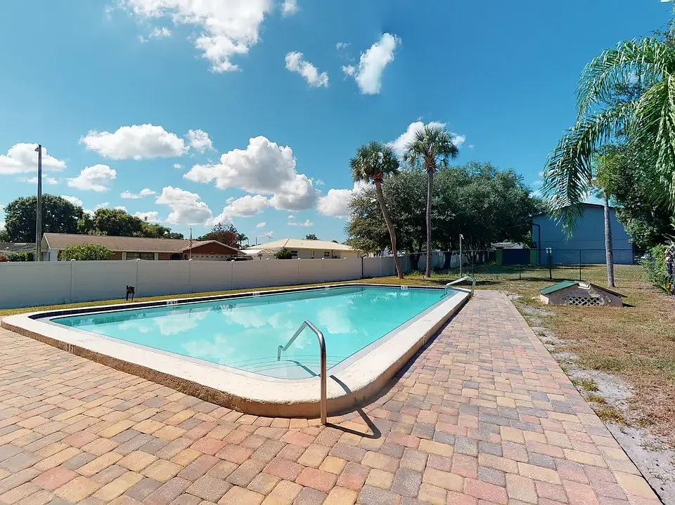 Oak Ridge Apartments