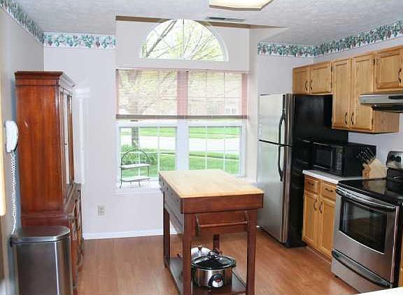 3rd image of 11365 Cherry Blossom Dr W
