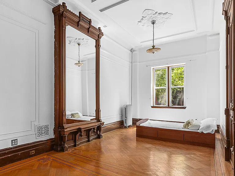 131A Noble St #1 — Photo 8