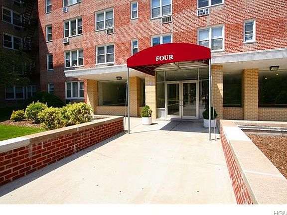 3rd image of 4 Sadore Ln APT 5V
