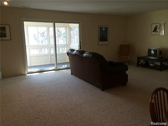 4th image of 8187 Grays Dr APT B4