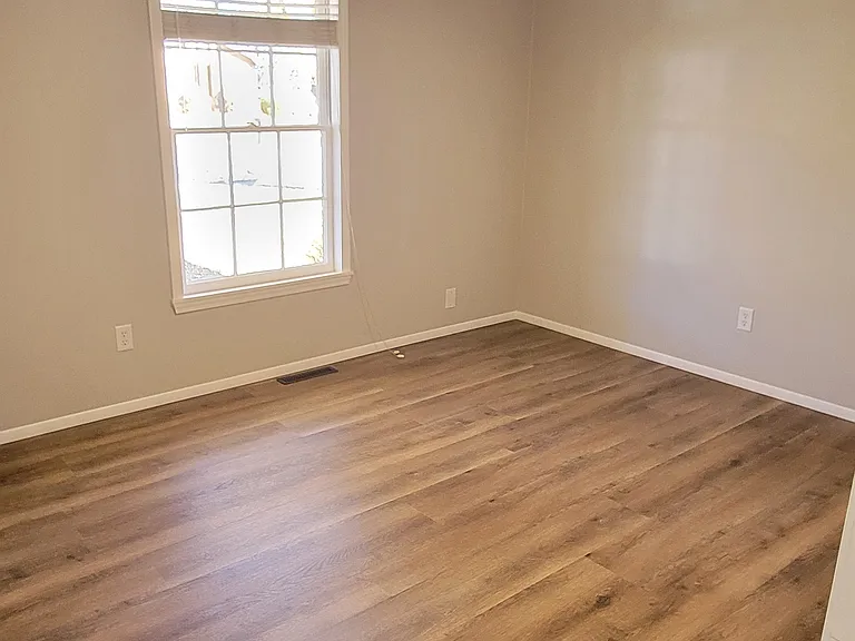 2804 E Linwood St — Photo 6
