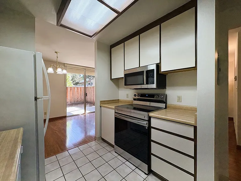 505 Cypress Point Dr #209 — Photo 13