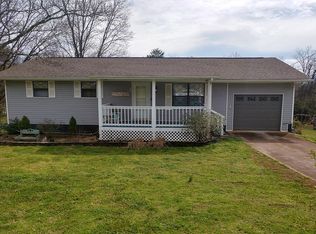 1709 Scott Rd, Louisville, TN 37777