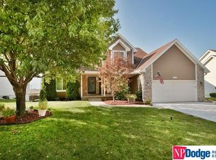 15627 Polk Cir, Omaha, NE 68135