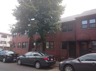139 W 3rd St, South Boston, MA 02127