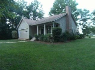 1945 Seagraves Mill Rd, Hull, GA 30646