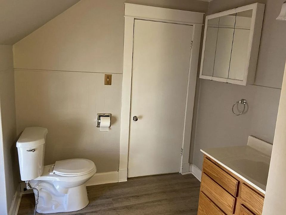 1st image of 16 Redington St