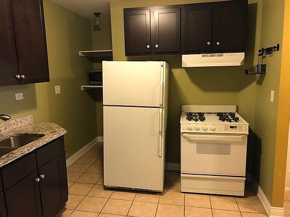 4th image of 2349 W North Ave