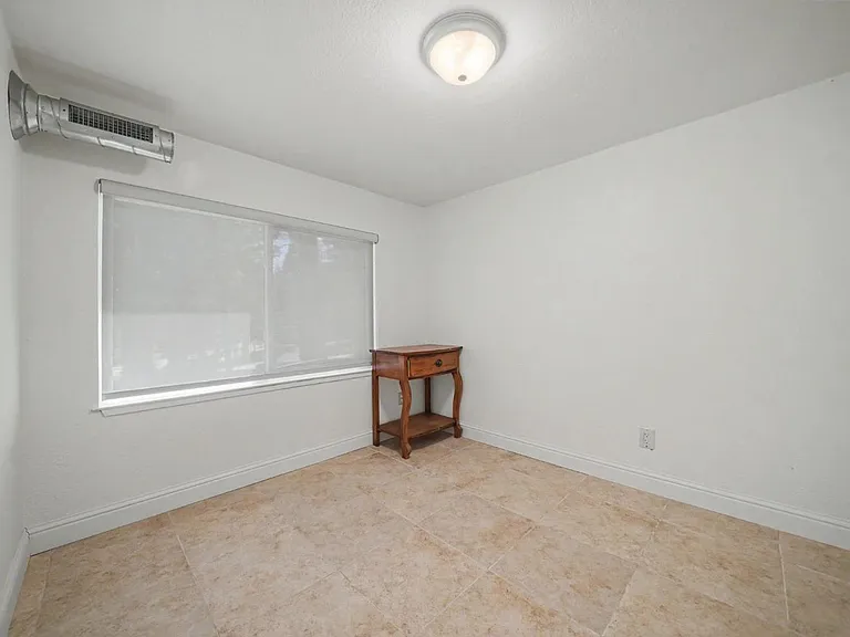 16932 McKenzie Dr — Photo 24