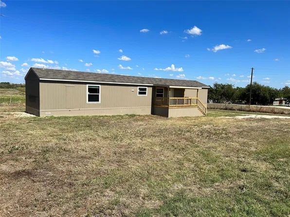 1683 Rogers Cemetery Rd, Rogers, TX 76569