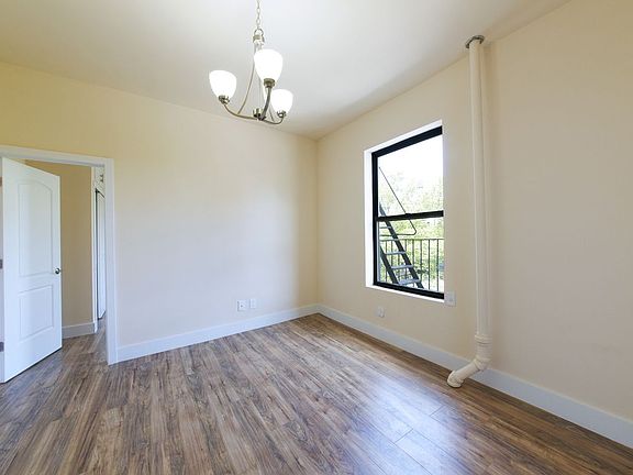 4th image of 561 Lenox Ave #25A