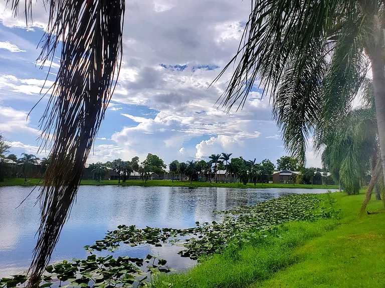 Lake View Villas — Photo 15