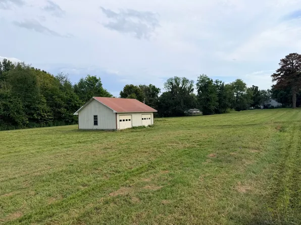 505 5th St, Hazel, KY 42049