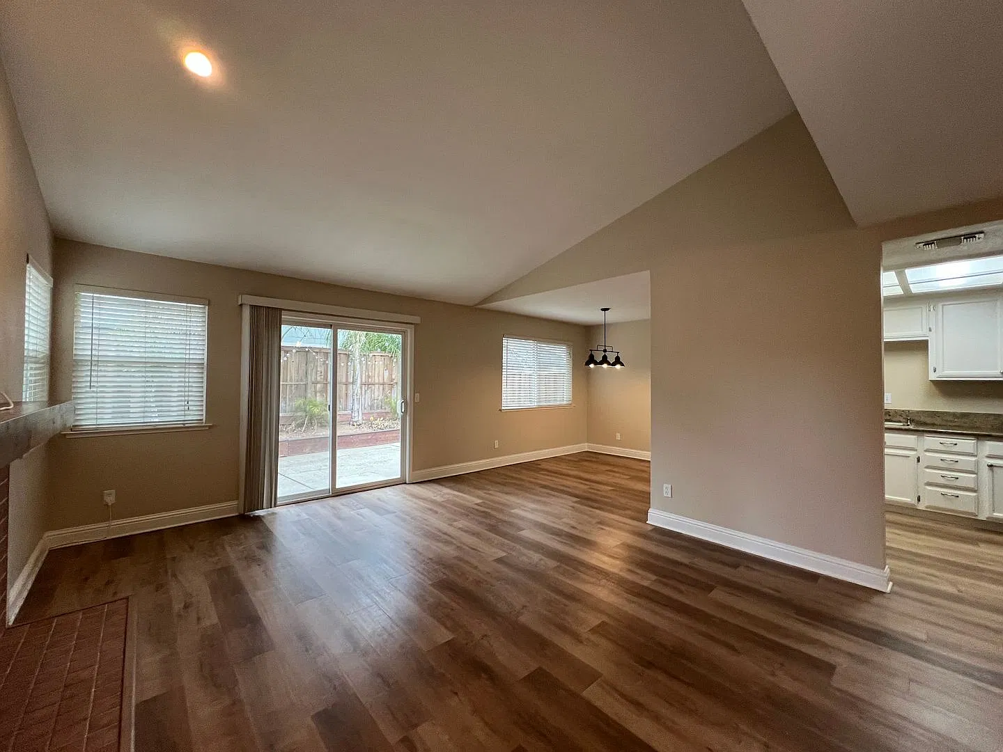 Beautiful 2 bed 2 bath in Loomis CA — Photo 4