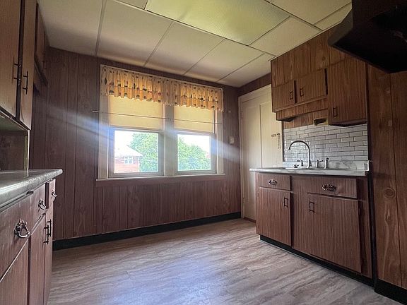 5th image of 3209-3211 W Grand St #2