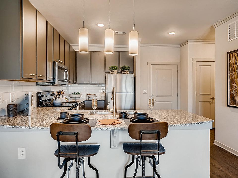 Caliber at Cornerstar | Aurora, CO Apartments