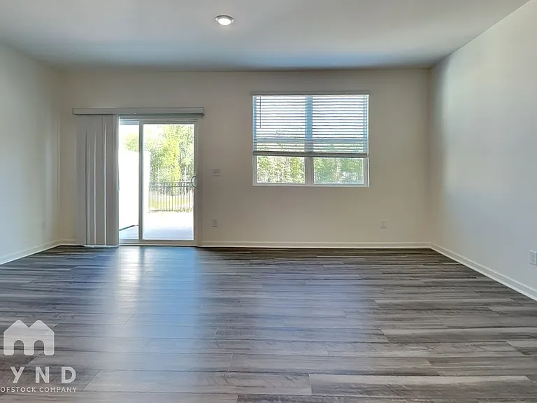 1303 Tofino Dr — Photo 4