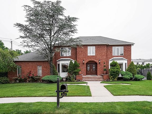 2nd image of 1029 Ionia Ave
