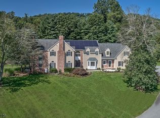 4 Coach N Four, Annandale, NJ 08801