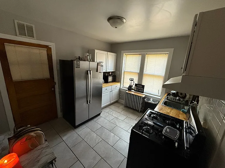 1645 Gunderson Ave, Berwyn! — Photo 10