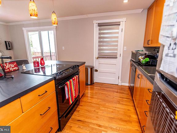 5th image of 15613 Wembrough St