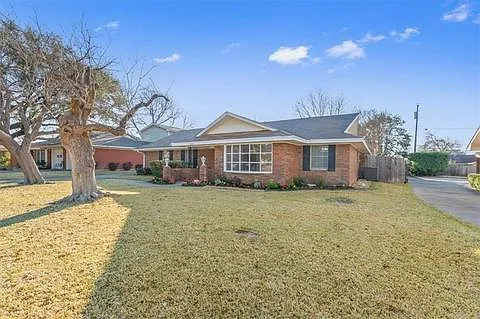 5324 Lake Lindenwood Dr — Photo 3