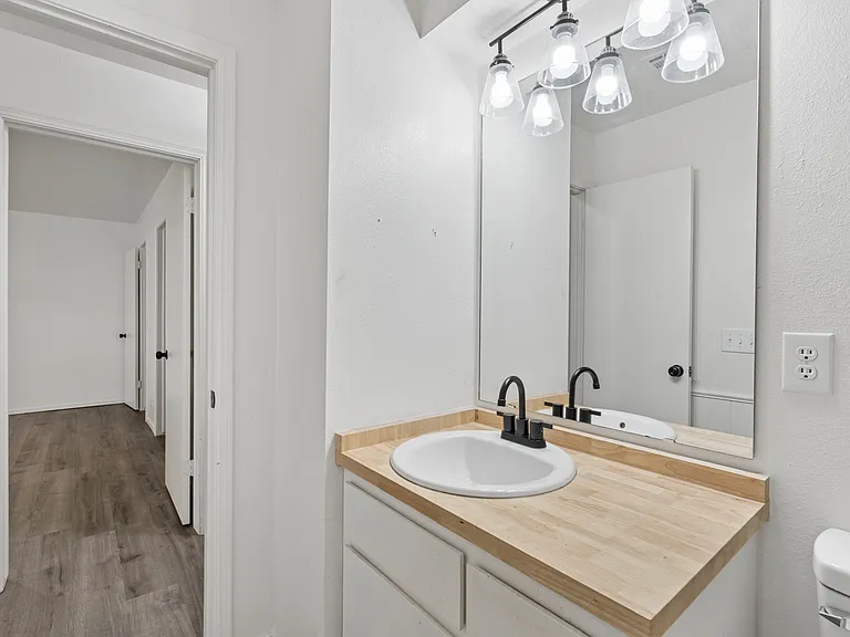 2700 E Shoreridge Ave #2700 — Photo 32