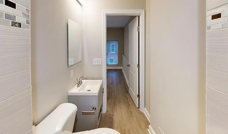 224 N Rose St — Photo 7