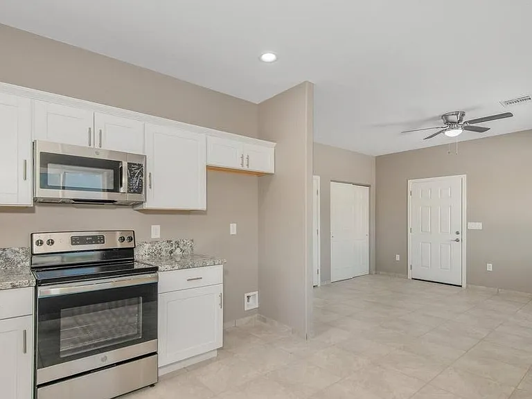 1518 E 27th St #1 — Photo 5