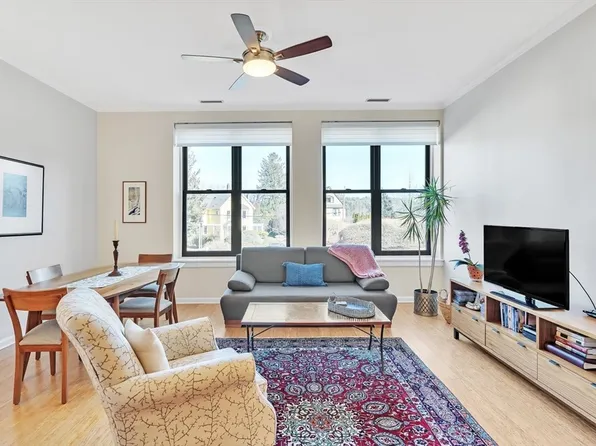 64 Highland Ave Unit 5, Winchester, MA 01890