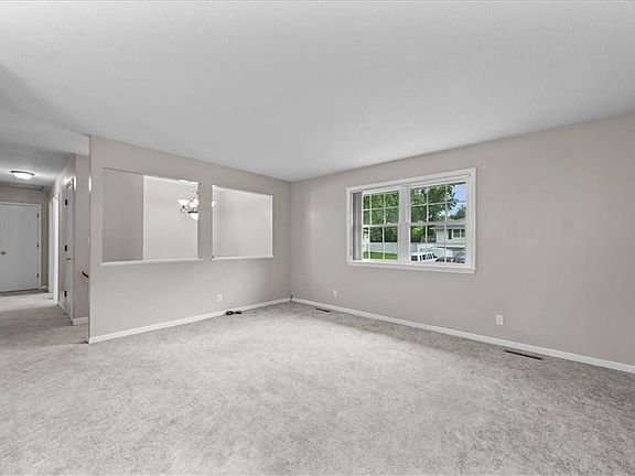 4th image of 2741 N 110th Ter