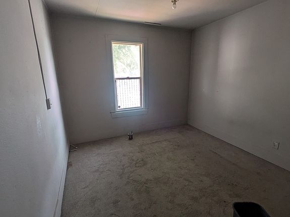 4th image of 603 Bridges Ave S #A