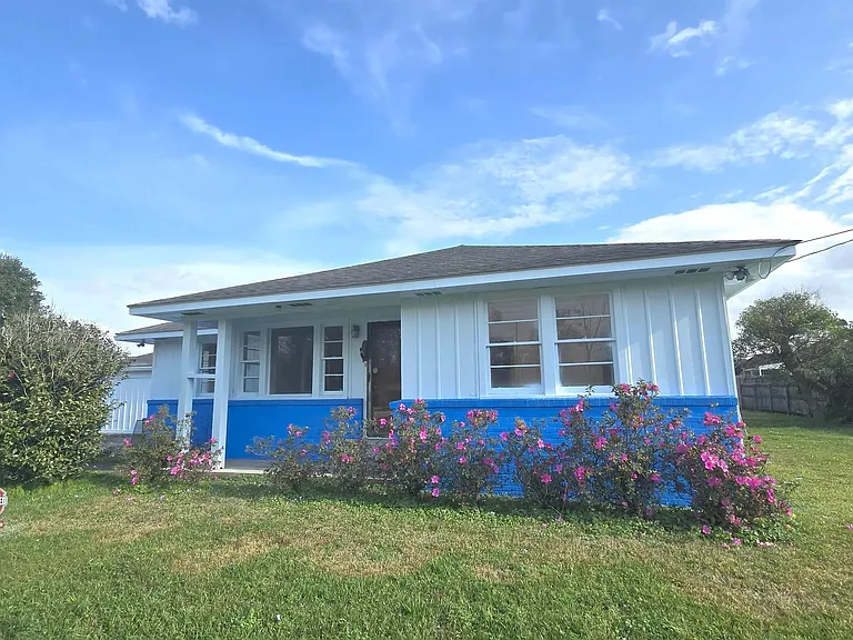 560 Staring Ln — Photo 1