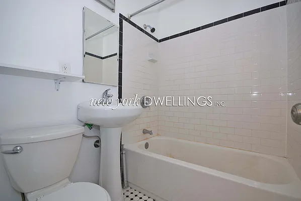 Rented by New York Dwellings LLC | media 14