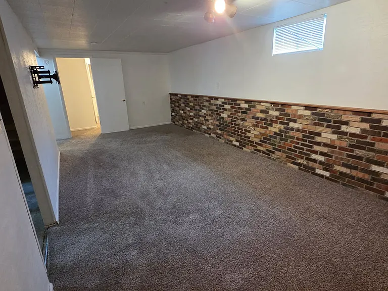 8552 Wagner Dr — Photo 10