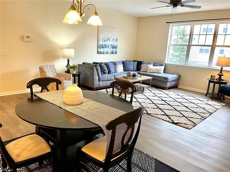 920 Southmoor Dr #204 — Photo 6