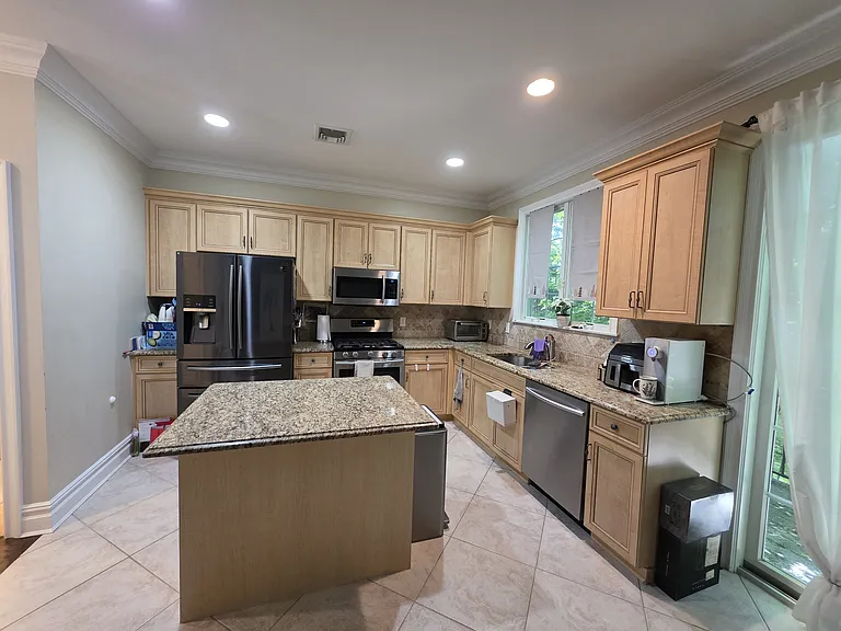 4 James Ln — Photo 4